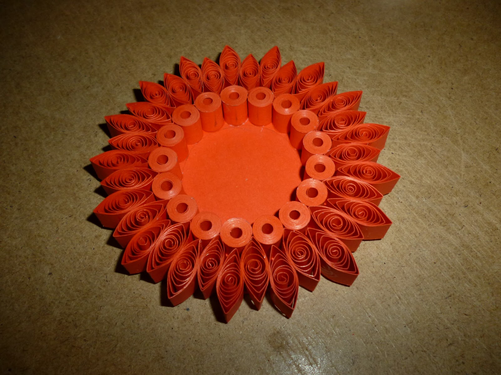 Papírvilág how to make a quilled candle holder / hogyan készíts