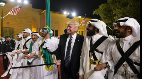 ⏩Video-Donald Trump Takes Part in Traditional Saudi Sword Dance 