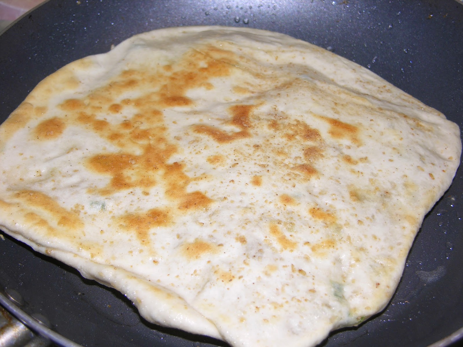 Pan Fried Pita Bread with Green Onion and Sesame Paste (芝麻葱油薄饼) Fun