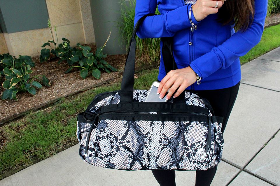 lululemon gym to win duffel