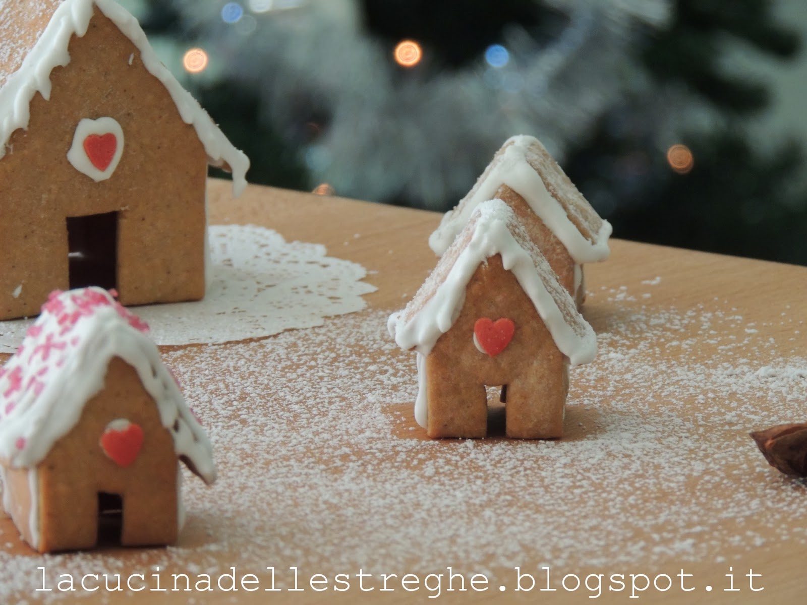Casetta Di Natale.La Cucina Delle Streghe Mini Gingerbread House E Biscotti Di Natale