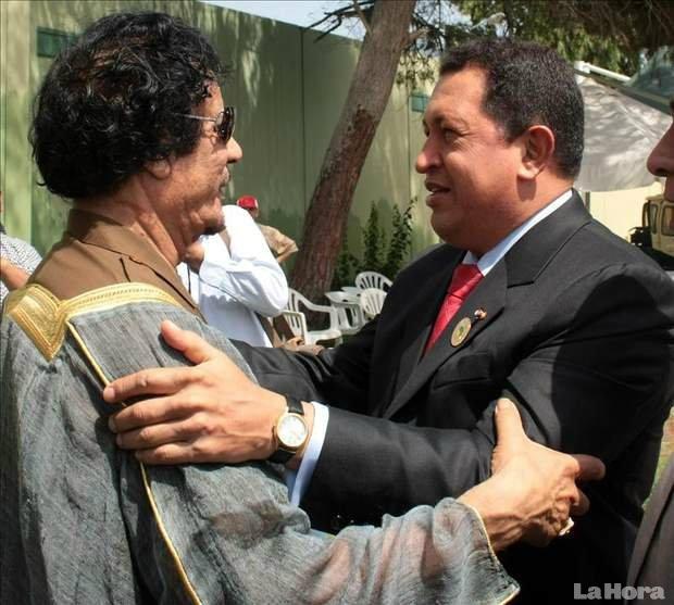 Solo una mujer tuvo HUEVOS Chavez+y+gaddafi.jpg