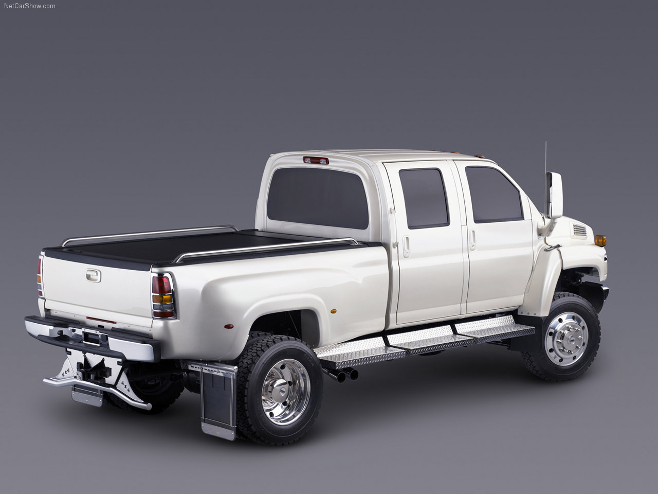 http://2.bp.blogspot.com/-fi3viMOhukg/TXcfgsEiZvI/AAAAAAAAMv4/VWOEFlWDqwM/s1600/Chevrolet-Kodiak_C4500_2006_1280x960_wallpaper_04.jpg