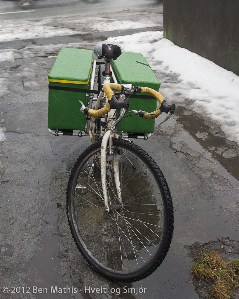 Hveiti og Smjör Bonus Fiberglass Bicycle Box Construction