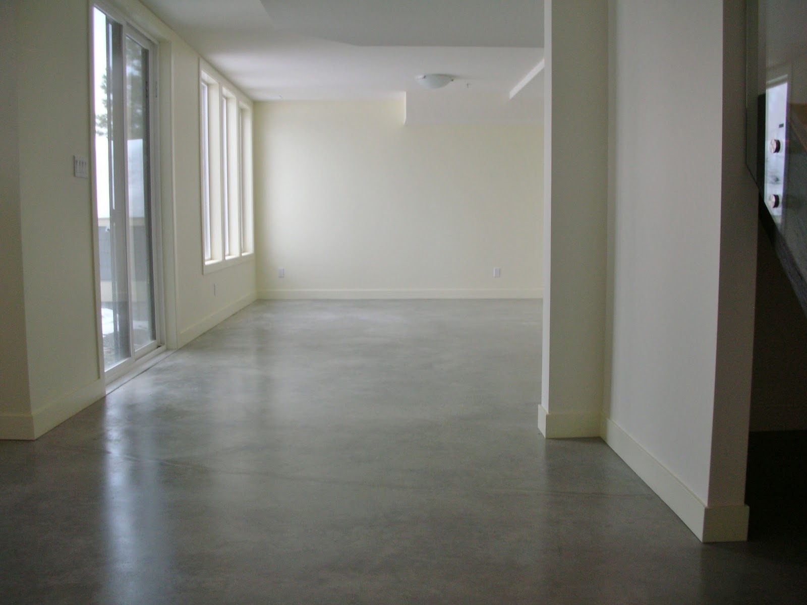 MODE CONCRETE: Modern, Natural, Eco-Friendly Basement Concrete Floors