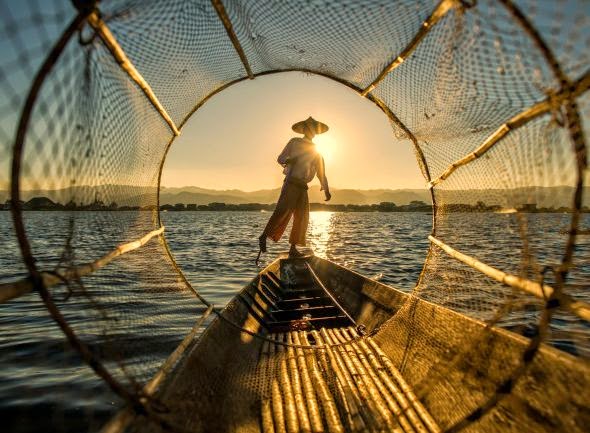 Hamni Juni fotografia pescadores contraluz silhuetas pôr nascer do sol natureza Hamni Juni fotografia pescadores contraluz silhuetas pôr nascer do sol natureza