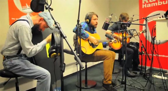 "Silly Girl" - "L'adulte" - "Queen Lullabye" - SUNDAY MORNING LIVE : Peter, Bjorn and John - Sebastien Tellier - Ty Segall
