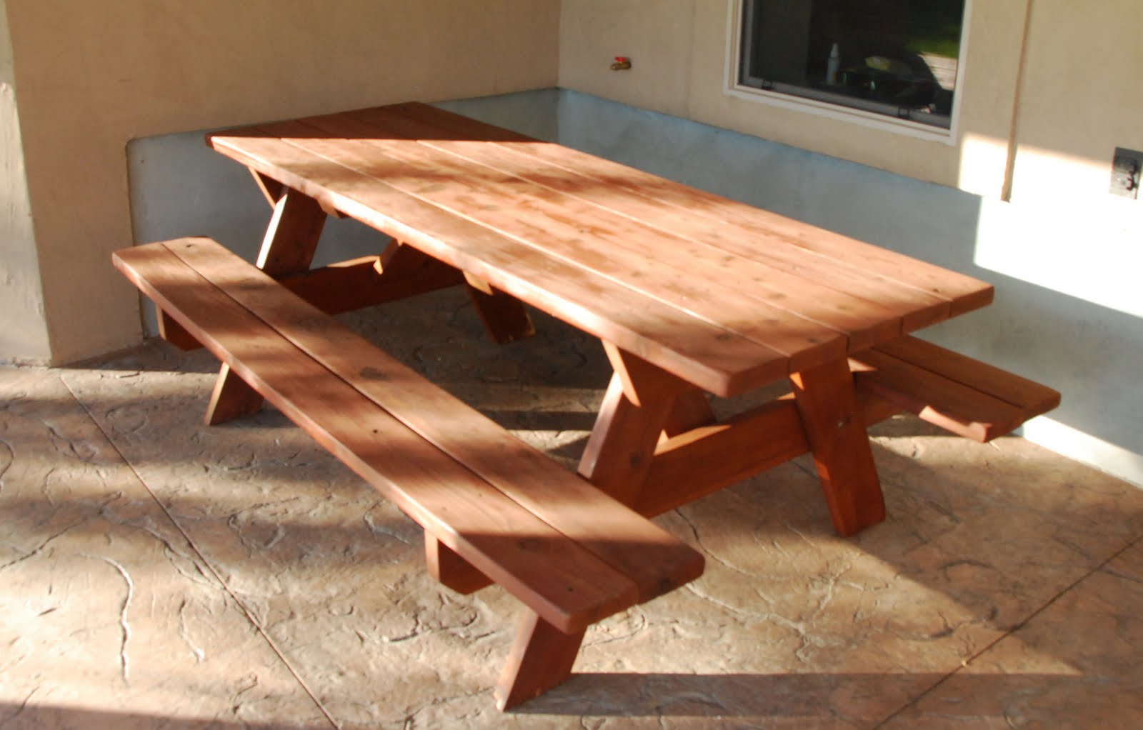 Emmettville New Life to an Old Picnic Table