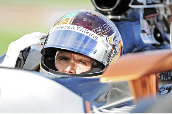 WRLTHD: Dan Wheldon killed in Horrific 15-car Indy Car pileup in Las
