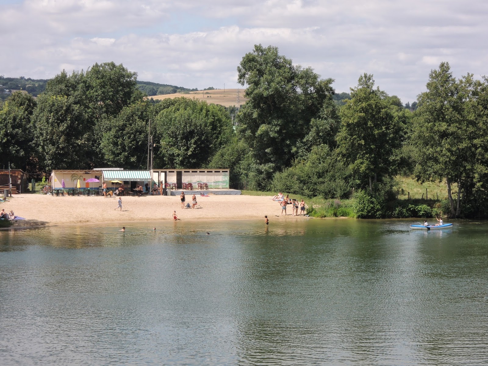 Camping des îles La plage de SaintJulienduSault