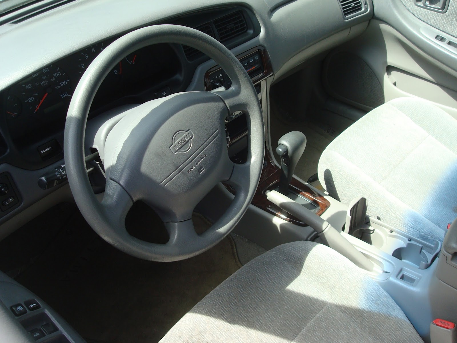 T Tak Auto Service 2001 Nissan Altima Silver