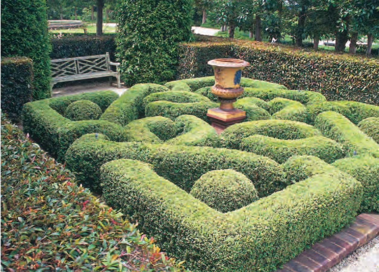 Formal Garden Design formal garden design traditional landscape Creating A Formal Garden In A Small Space Formal Garden Design creating a formal garden in a small space Creating A Formal Garden In A Small Space