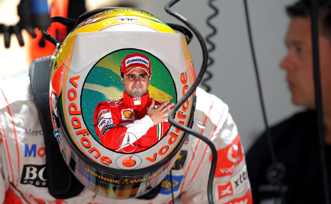 [Imagen: lewis+hamilton+helmet+design+india+2011.jpg]