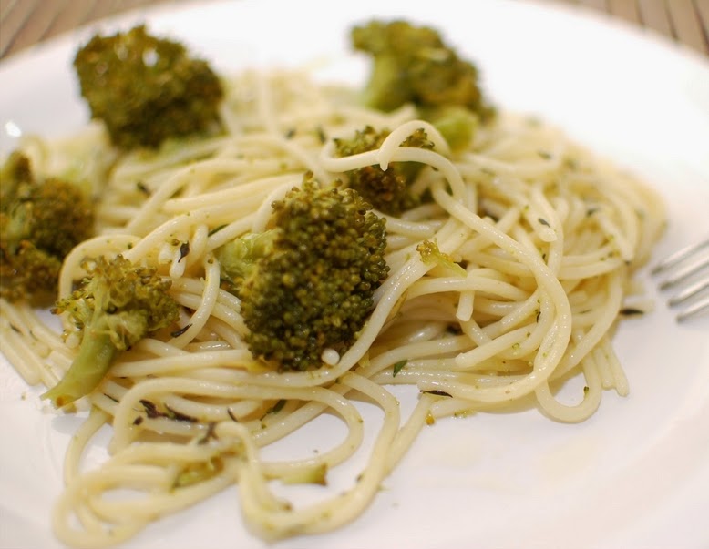 Espaguete com Brócolis Espaguete com Brócolis (vegana)