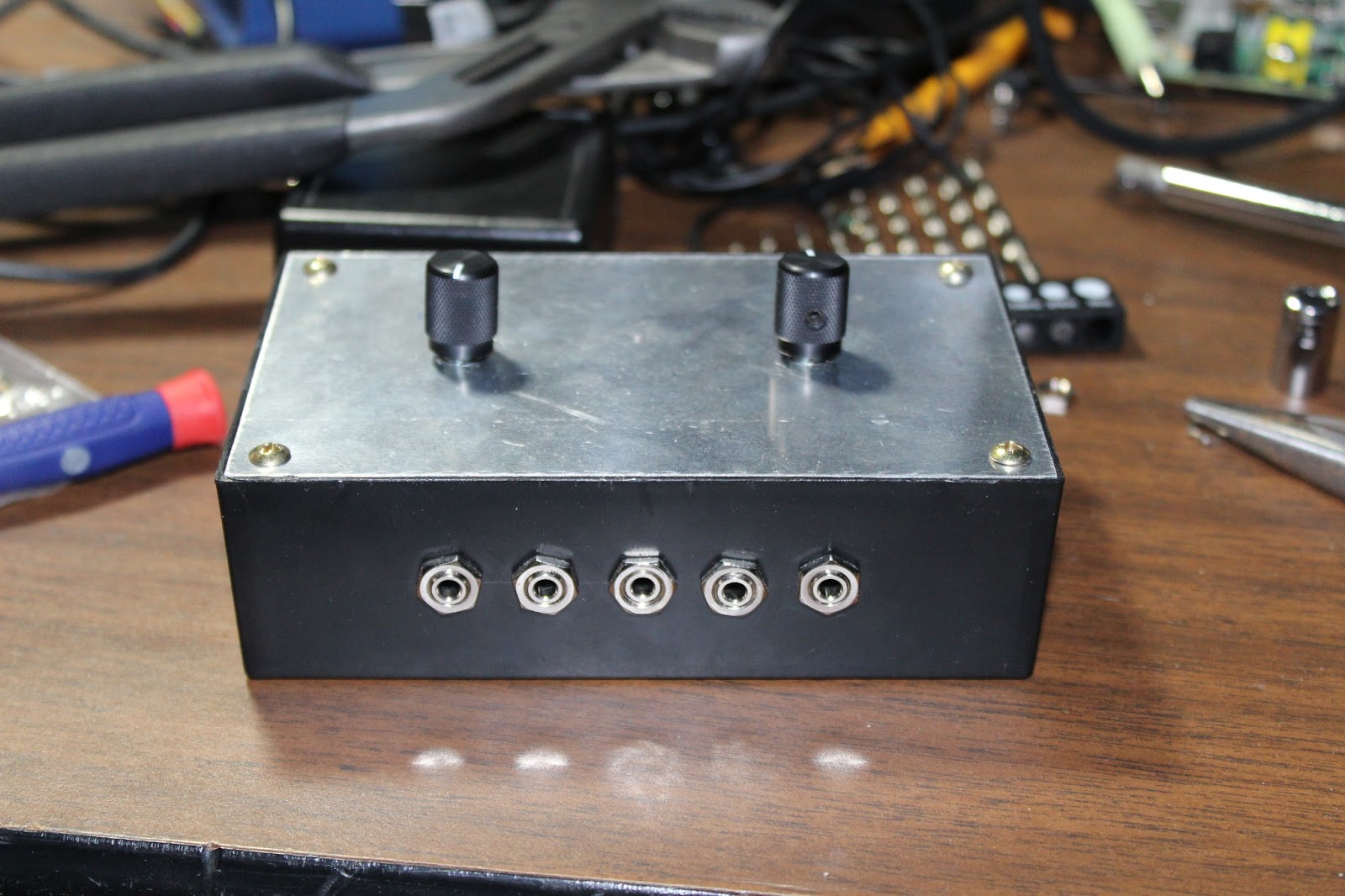 winslomb 3.5mm Audio Input/Output Switch Box