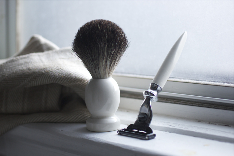 wardens_ceramic+shaving+set_badger+brush...onto_4.jpg