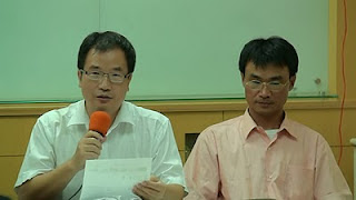 中興大學教授(左)莊秉潔、(右)陳吉仲參與反國光石化記者會