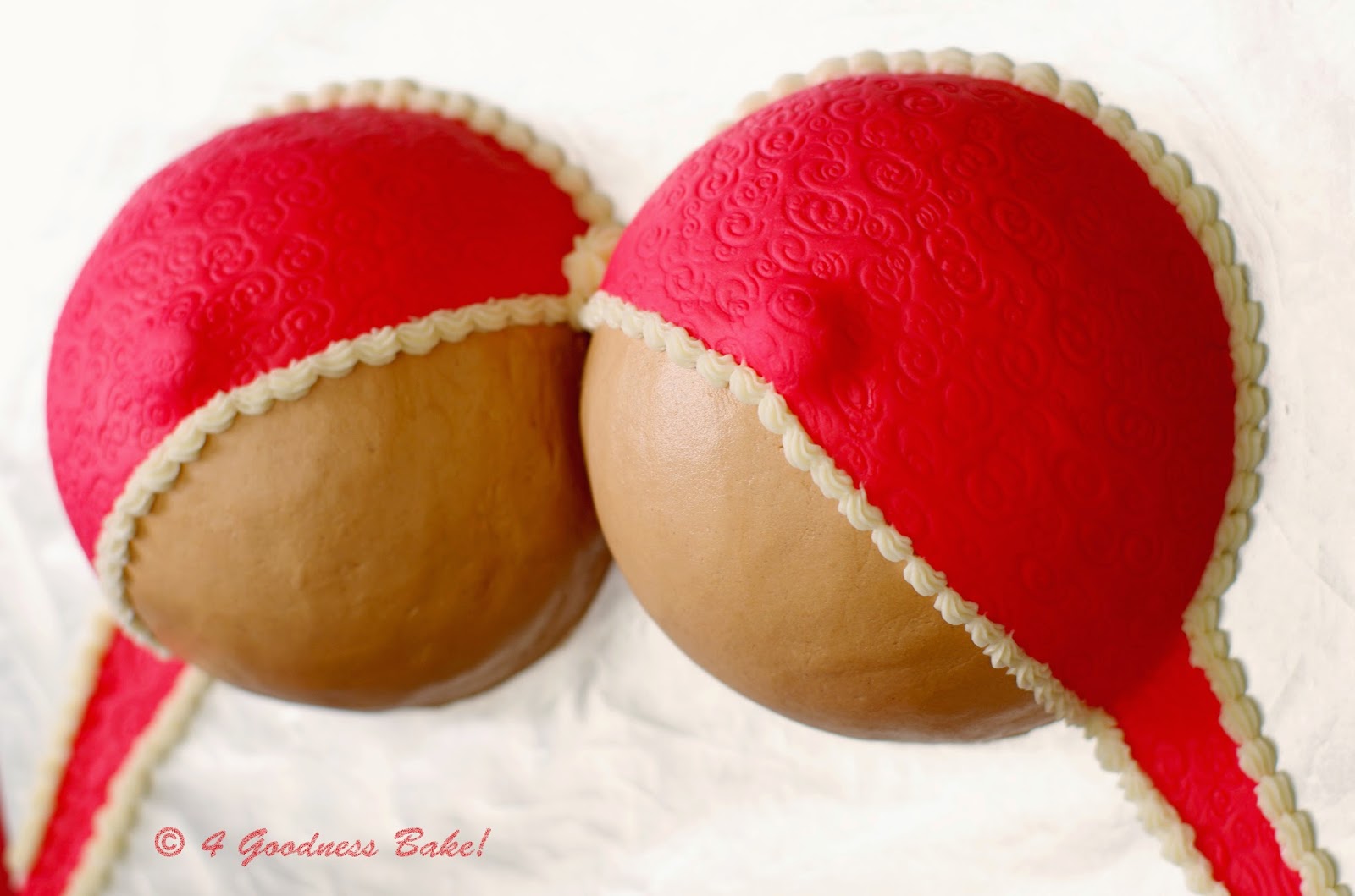 4 goodness bake!: Breast and Bra Cake :)))