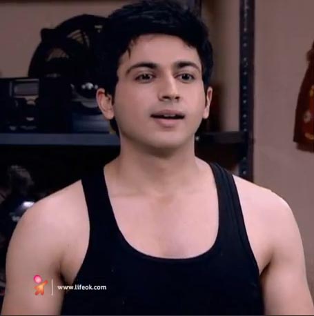 Dare to bare : Hot Indian TV Actors : Dheeraj Dhoopar
