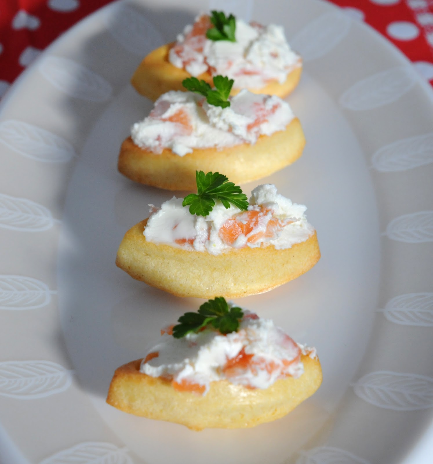 13 desserts, chacun Barquettes salées saumon et wasabi