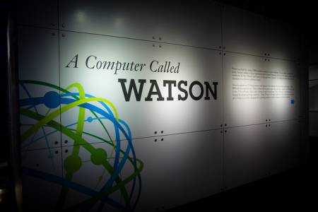 Pannello con scritta: "Un computer chiamato Watson"
