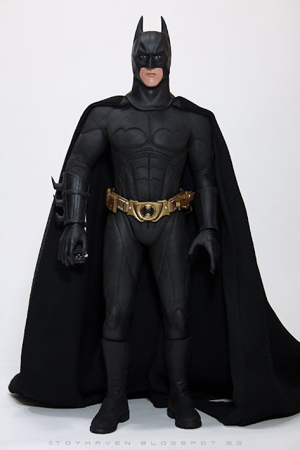 hot toys for sale toyhaven comparison pictures of hot toys 1 6 batman hot toys for sale toyhaven comparison pictures of hot toys 1 6 batman