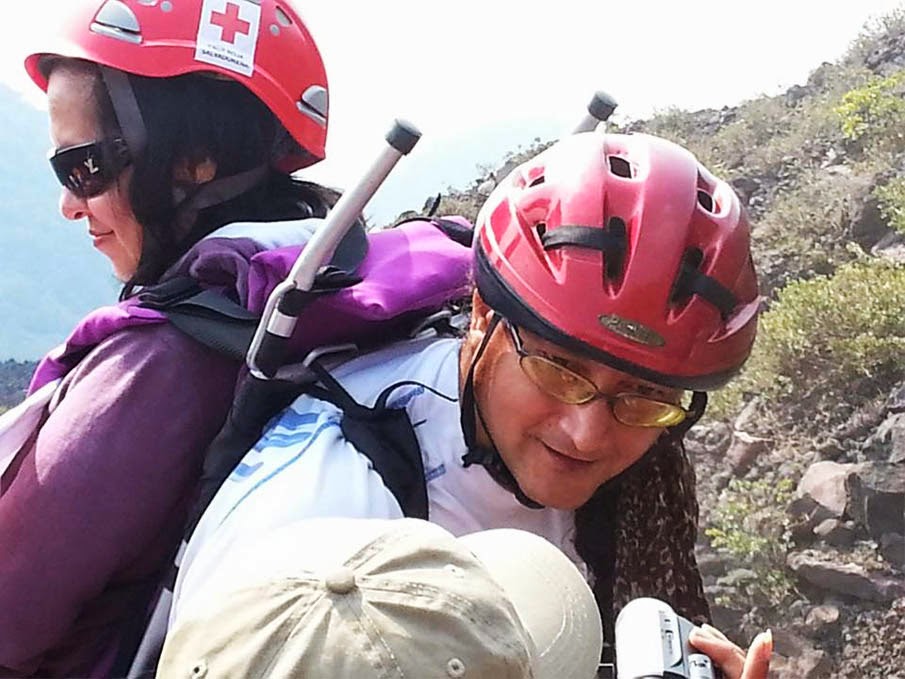 Ascenso al volcan de Izalco con Angelica Monteagudo