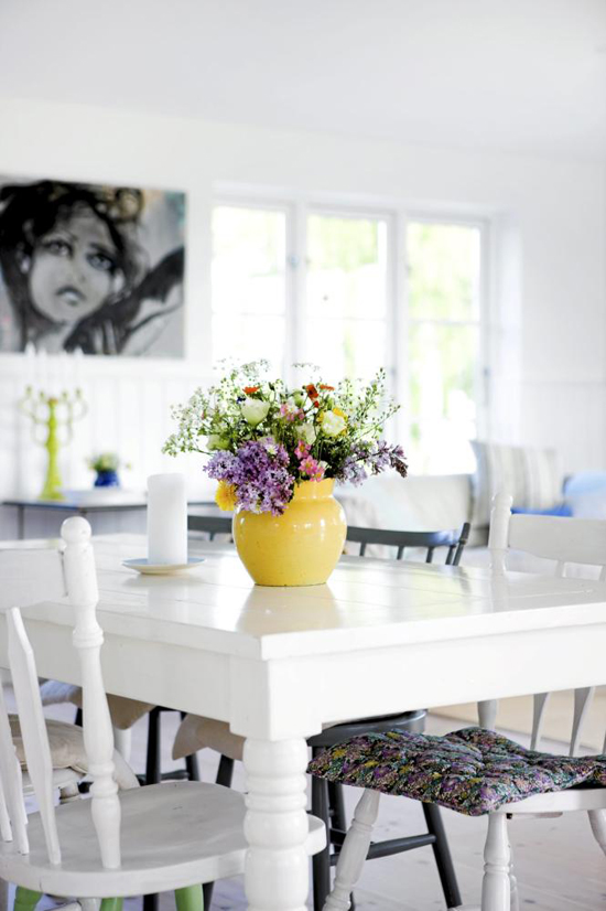 Fresh and bright #scandinavian #dining room. Image by Tia Borgsmidt