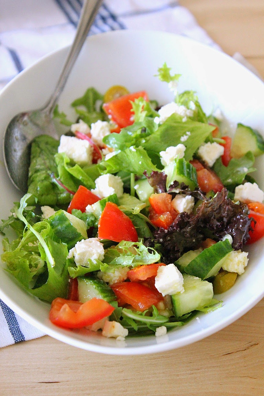 Food Wanderings : Chicken Greek Salad Pita Pockets