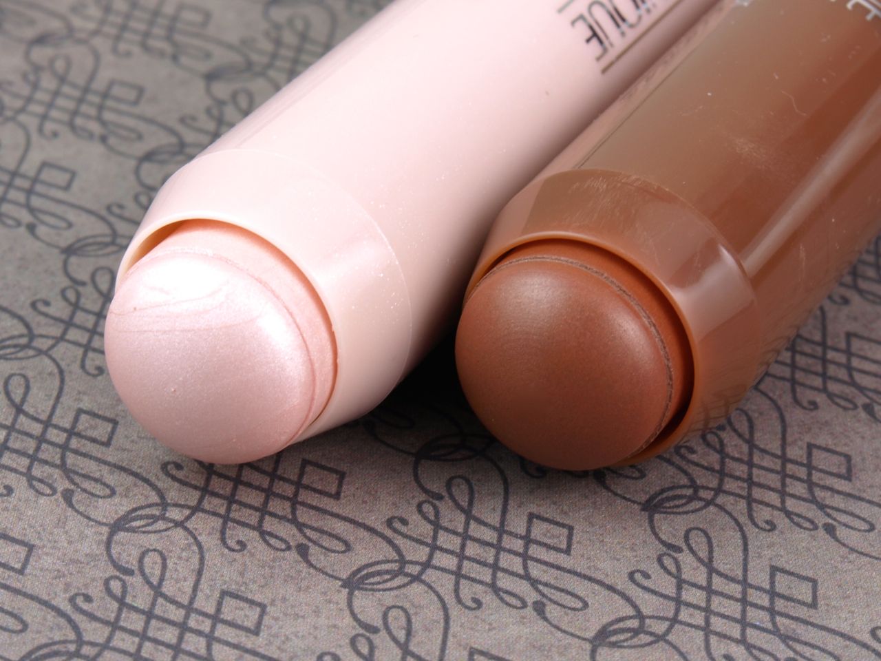 Clinique Chubby Stick Sculpting Contour & Sculpting Highlight: Review and Swatches