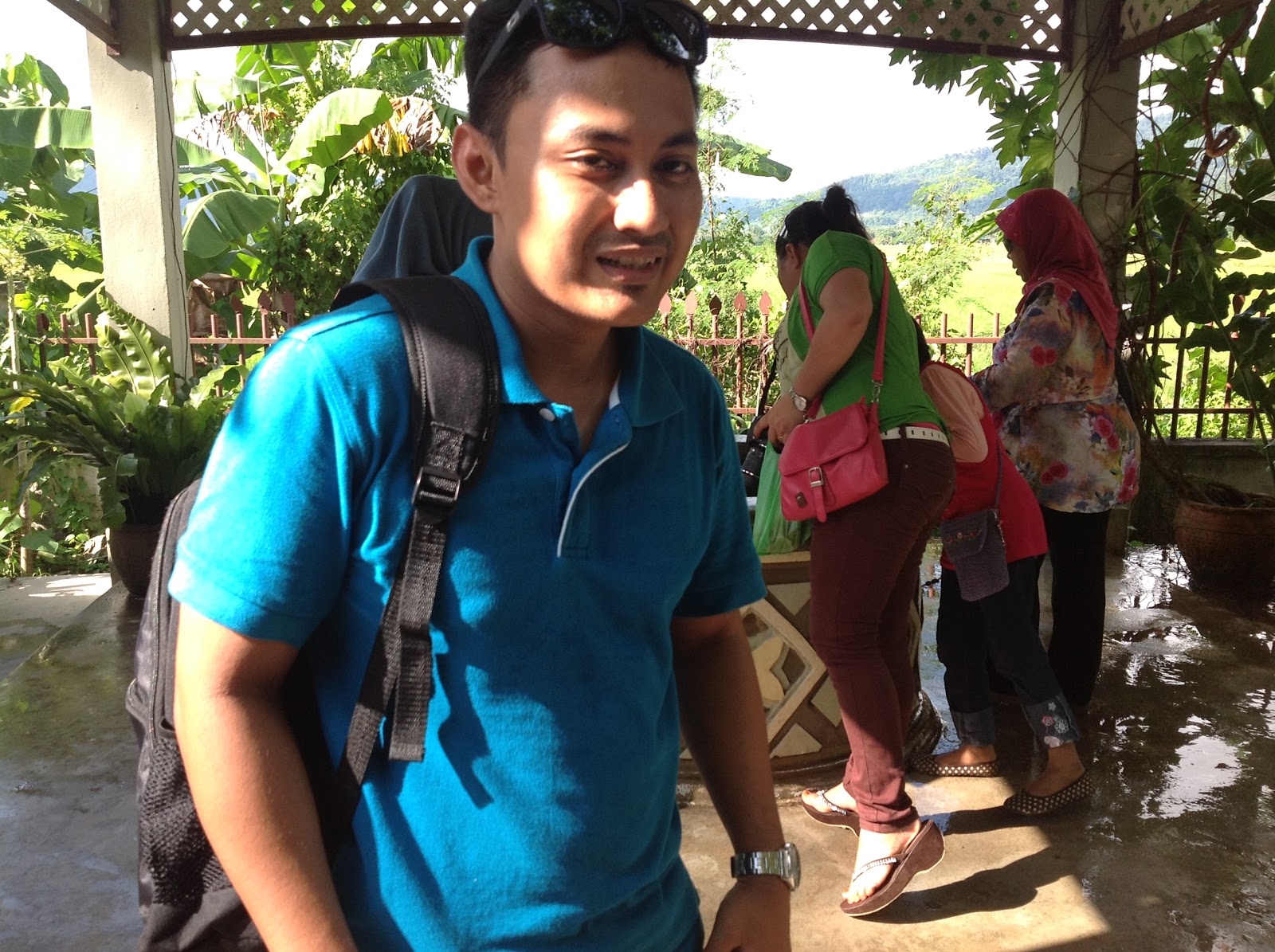 He asked, She said YES! Review Bulan Madu di Awan Biru )