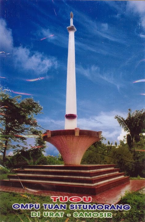 Galeri Tugu Ompu Situmorang di Desa Urat Palipi Kabupaten Samosir Galeri Tugu Ompu Situmorang di Desa Urat Palipi Kabupaten Samosir