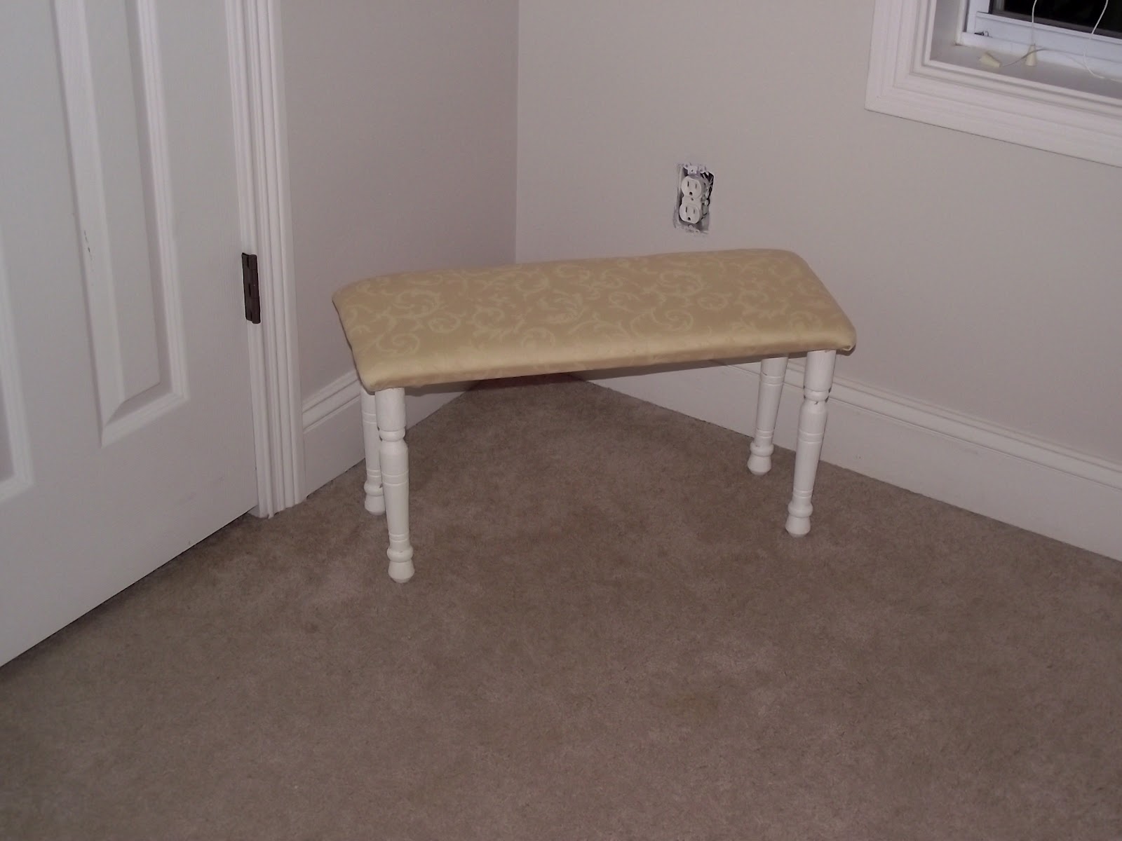 Barefoot in the Kitchen Reading bench tutorial