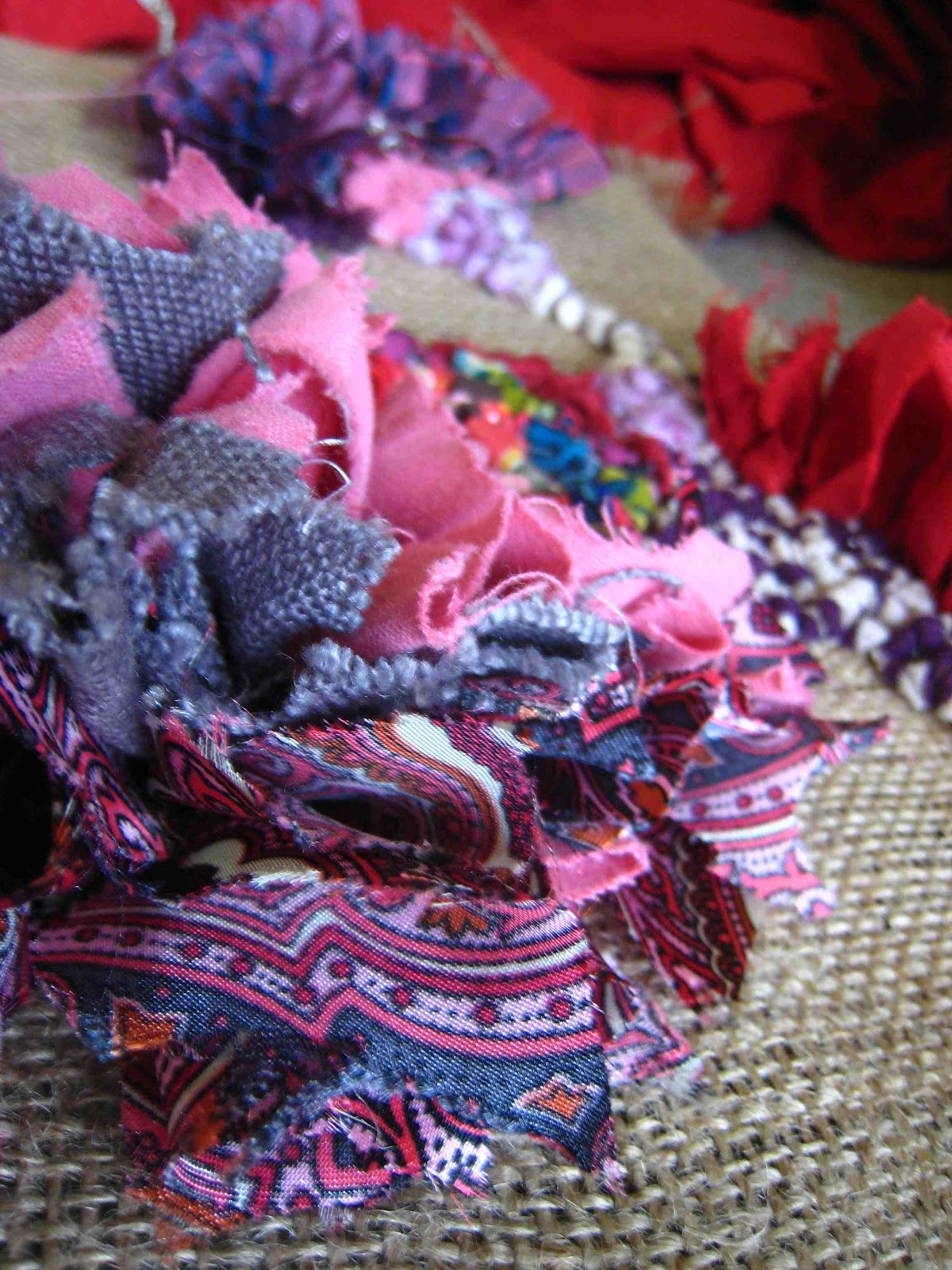 Frizzle Circle Return to rag rugs