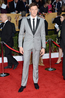 Darren-Criss-Cory-Monteith-Liev-Schreiber-Noah-Wyle-Calvin-Klein-Suit-Tuxedo-2013-SAG-Awards-3.jpg