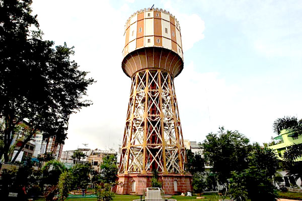 Objek Wisata Medan Menara Air yang merupakan ikon kota