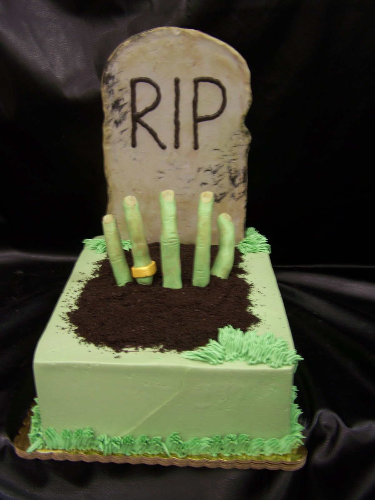 Dessert Works Bakery: Groom s Cakes Ideas and Inspiration