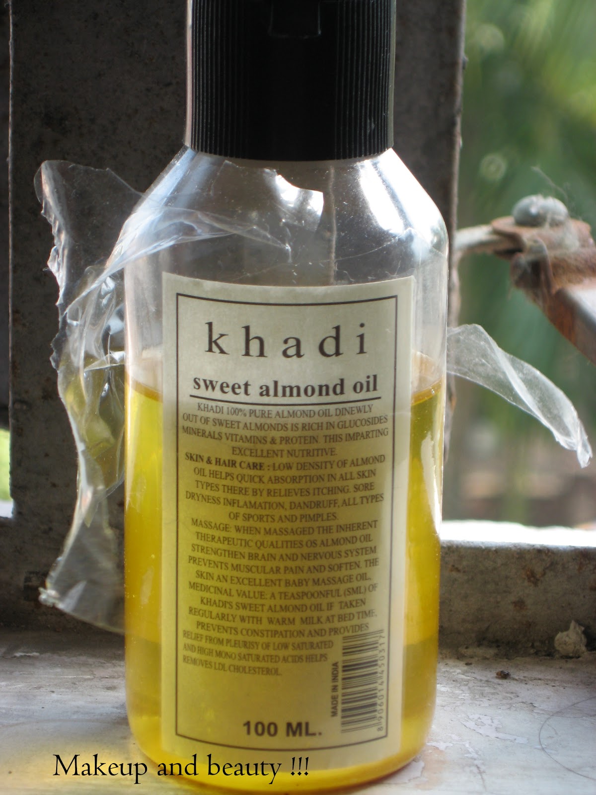 Makeup and beauty !!! Review of Khadi sweet almond oil