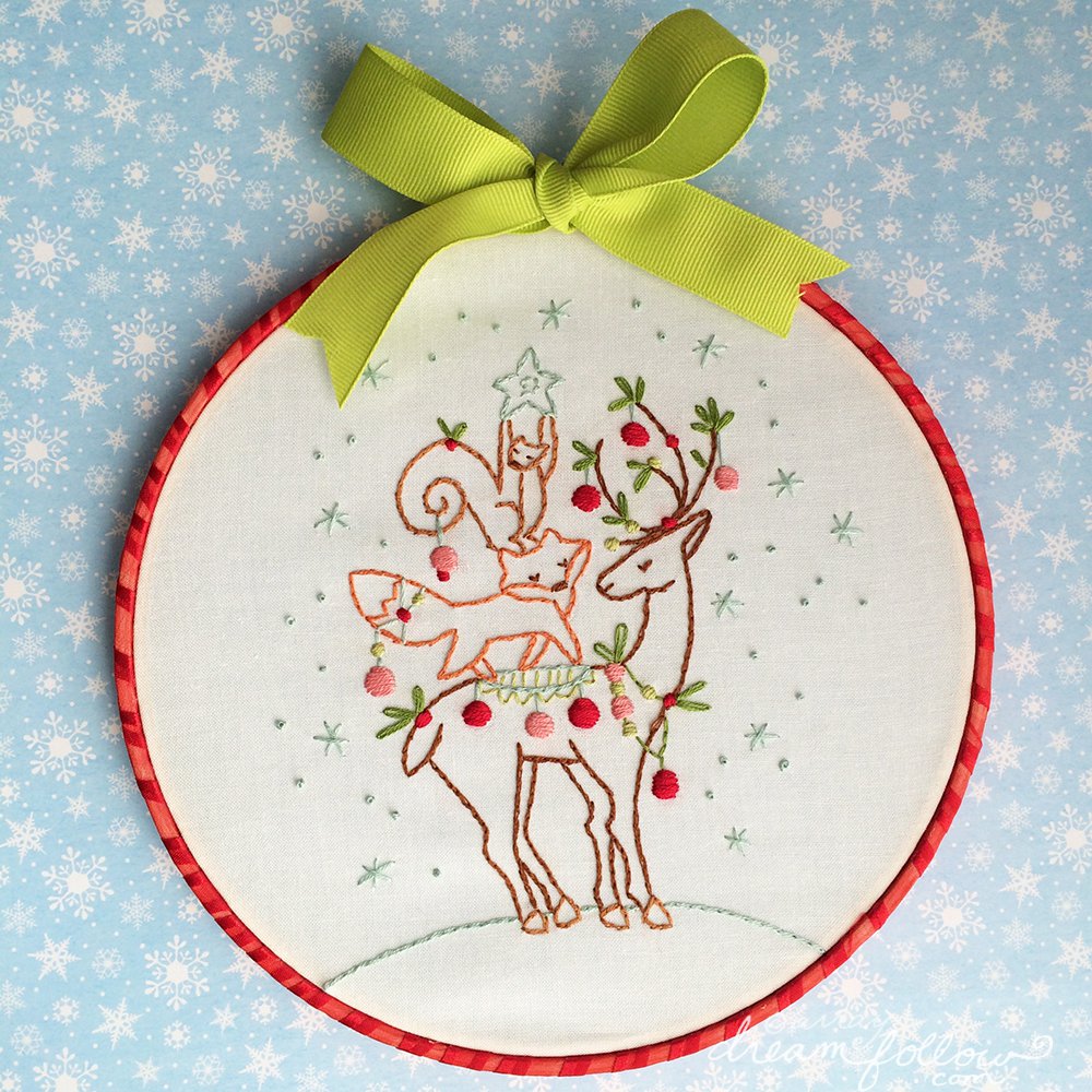 Little Dear Tracks Free Christmas Pattern
