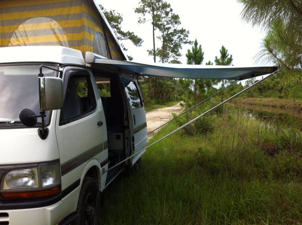 1990 Toyota Hiace 4x4 Camper Van For Sale in USA