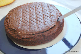 cutting slanted stripes for a cake