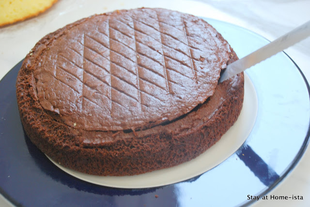 cutting slanted stripes for a cake