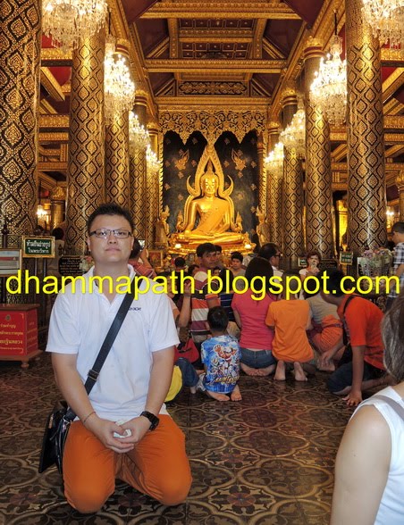 Wat Phra Si Ratana Mahathat: click the photo to see more.