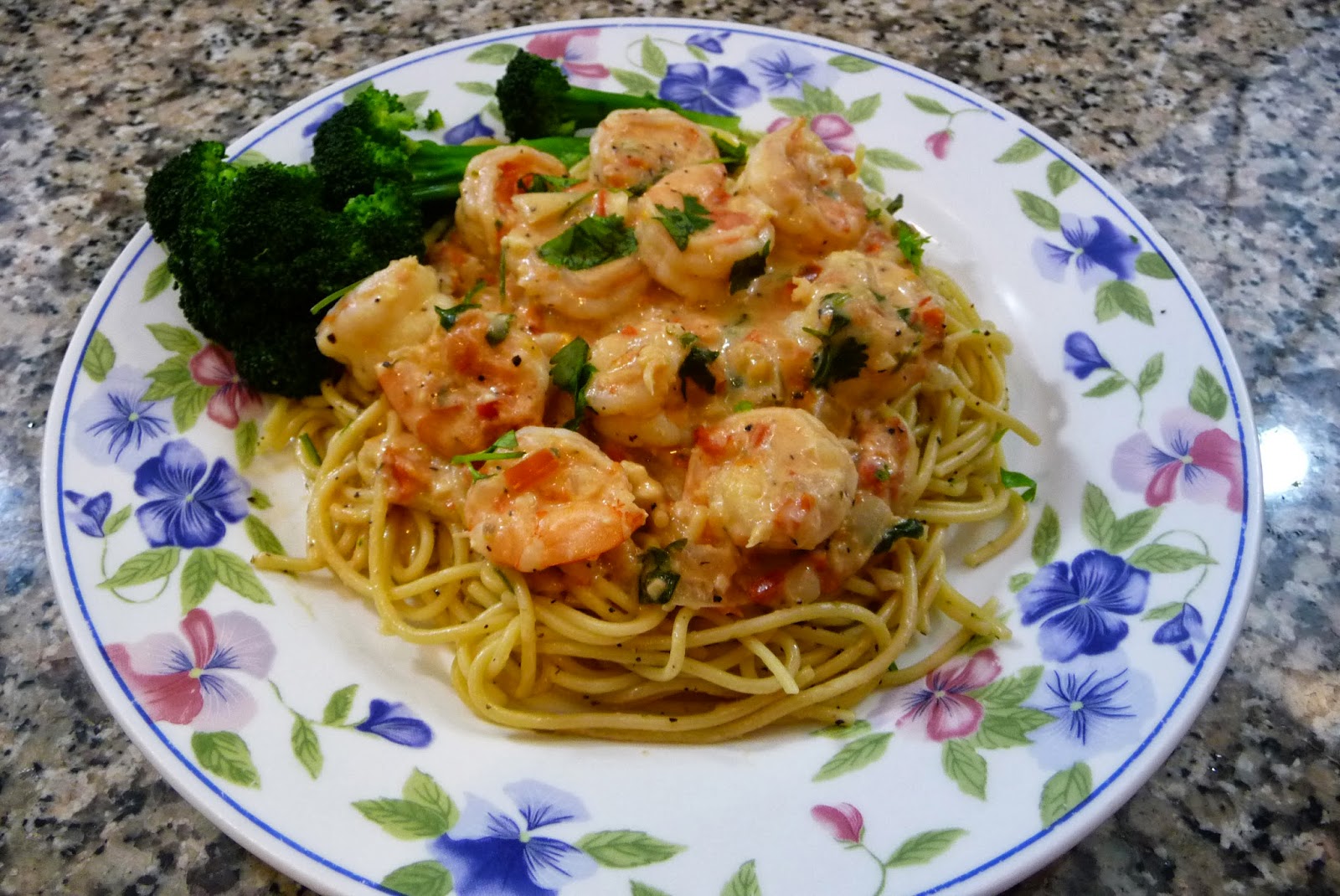 Spaghetti with Shrimp in a Creamy Tomato Sauce Easy Cooking