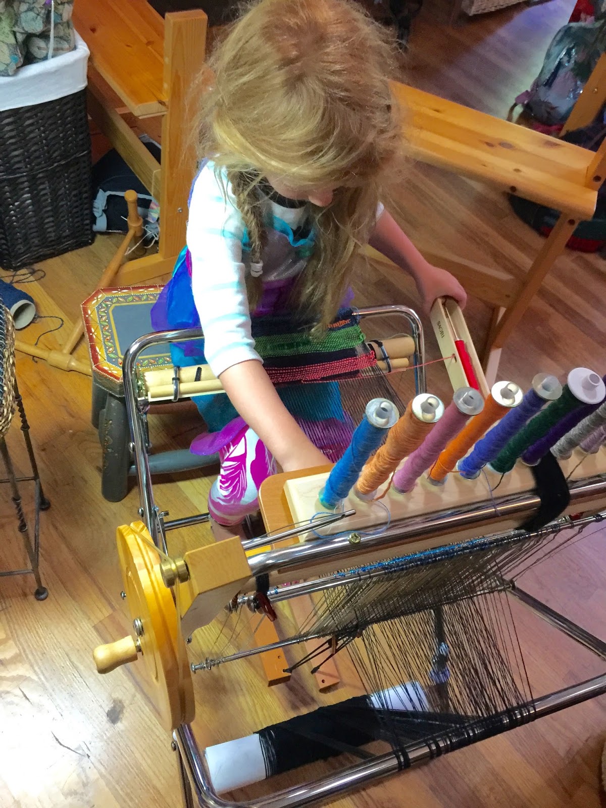 CENTERING WITH FIBER Hand Spinning textured yarns , The Saori Piccolo