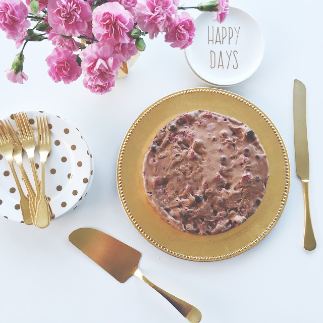 honey and fizz Mum's birthday and a Malteser/Raspberry Icecream cake.