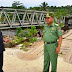 Camat Wardas Tanjung Tinjau Jembatan Baru Batu Busuk