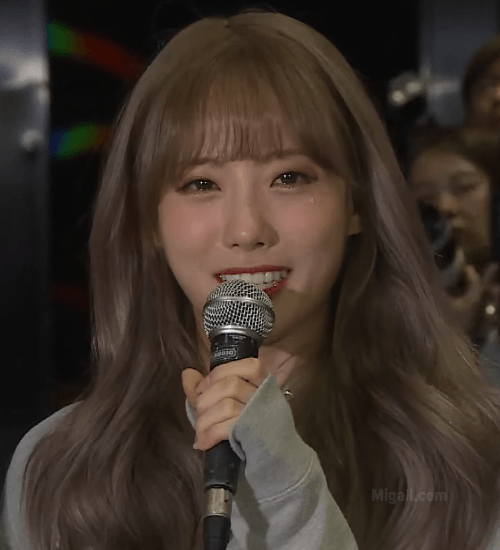 뒤늦게 울음 터진 우주소녀 루다
