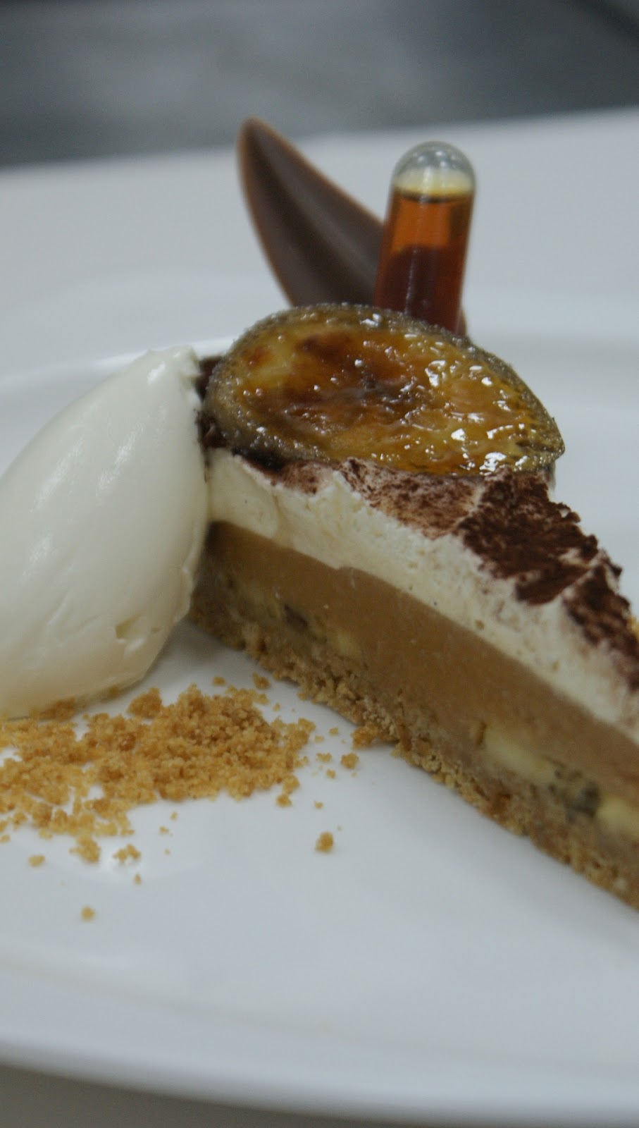 Aaron Maree: AMAZING PLATED DESSERTS 2013