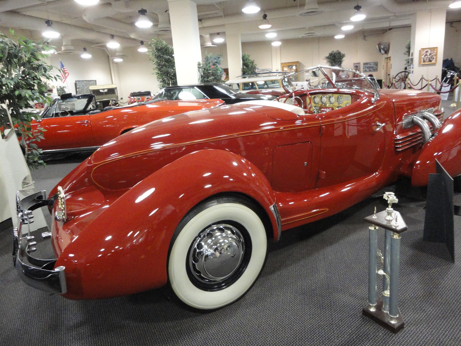 Auburn Cord Lady: 1937 Cord Speedster